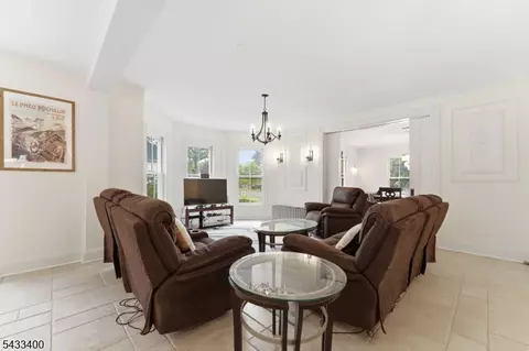 Living - 61 New St, Hampton, NJ 08827 photo 3 of 4