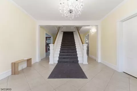 Entry Way - 61 New St, Hampton, NJ 08827 photo 2 of 2