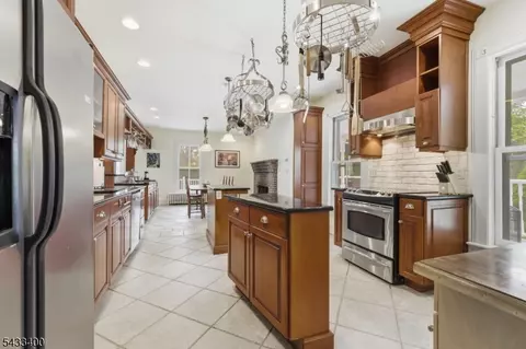 Kitchen - 61 New St, Hampton, NJ 08827 photo 2 of 3