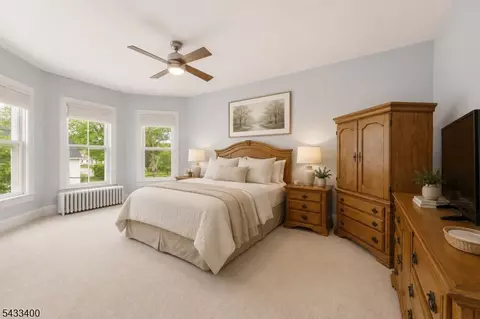 Bedroom - 61 New St, Hampton, NJ 08827 photo 2 of 5