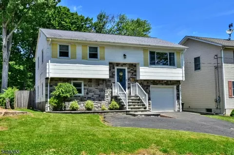202 Lake Shore Dr, Lake Hiawatha, NJ 07034