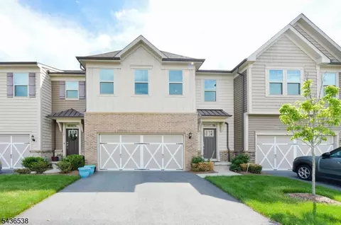 27 Winfield Dr, Woodcliff Lake, NJ 07677