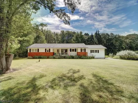 18 Old Traveled Way, Ledgewood, NJ 07852
