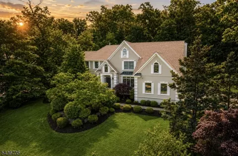 66 Beachmont Ter, Caldwell, NJ 07006