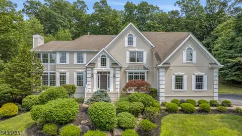 66 Beachmont Ter, Caldwell, NJ 07006
