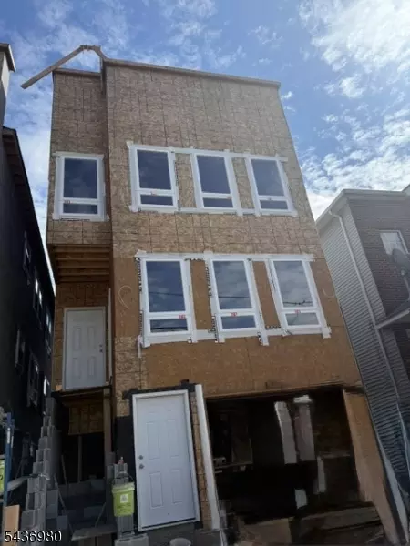 602 S 19th St #2, Newark, NJ 07103