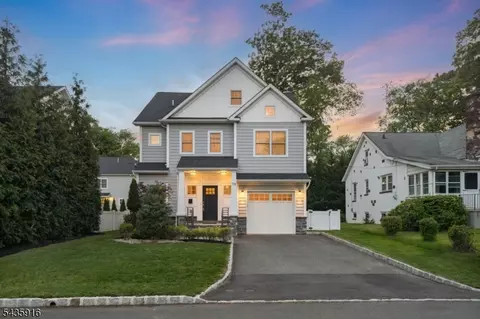 19 Preston Dr, Livingston, NJ 07039