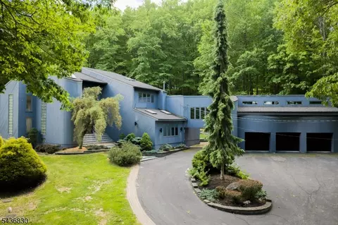 16 Perona Rd, Byram Township, NJ 07821