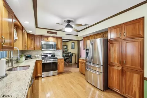 Kitchen - 15 Bourbon St, Wayne, NJ 07470 photo 2 of 2