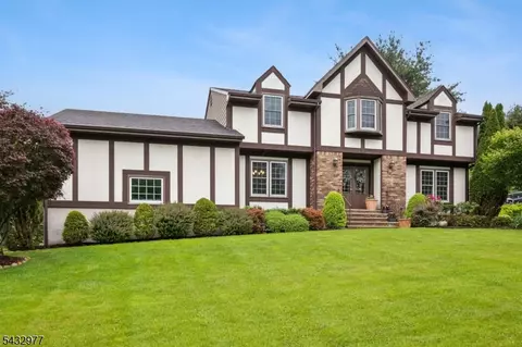 Exterior - 15 Bourbon St, Wayne, NJ 07470 photo 2 of 7