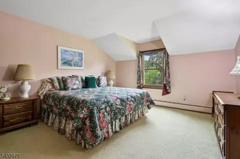 Bedroom - 15 Bourbon St, Wayne, NJ 07470 photo 4 of 5