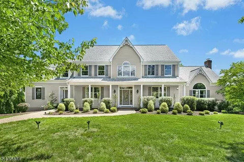 10 Red Robin Way, Flemington, NJ 08822