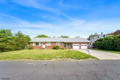 62 Willow Ave, Somerset, NJ 08873
