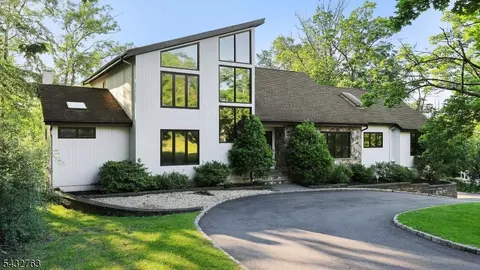 17 Nottingham Way, Warren, NJ 07059