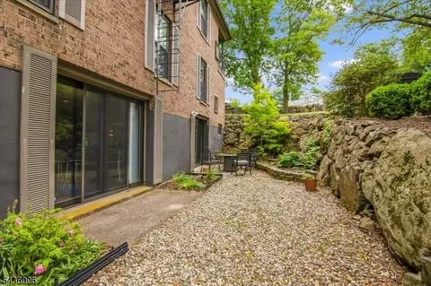 181 Long Hill Rd #BLDG 5-13, Little Falls, NJ 07424