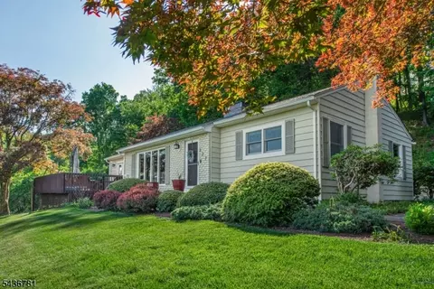 327 Pleasant Hill Rd, Flanders, NJ 07836