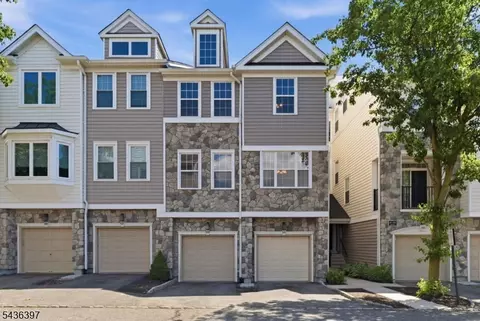 131 Brittany Ct, Clifton, NJ 07013