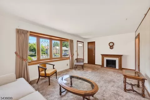 421 Melrose Ave, Middlesex, NJ 08846 photo 9