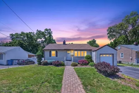 421 Melrose Ave, Middlesex, NJ 08846 photo 3
