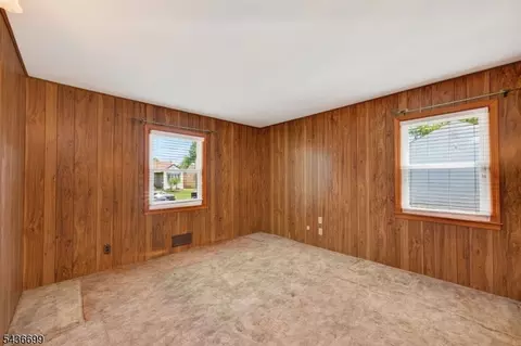 421 Melrose Ave, Middlesex, NJ 08846 photo 10