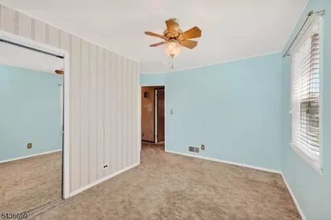 421 Melrose Ave, Middlesex, NJ 08846 photo 13