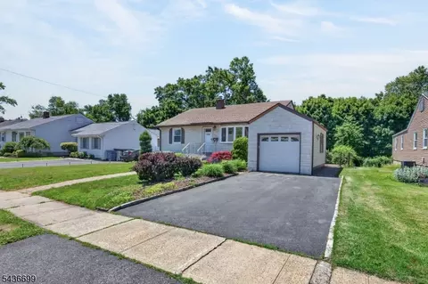 421 Melrose Ave, Middlesex, NJ 08846 photo 5