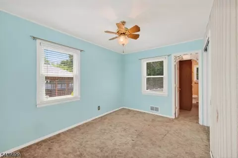 421 Melrose Ave, Middlesex, NJ 08846 photo 12
