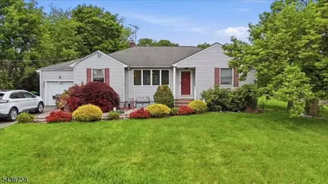 33 Ellison Rd, Somerset, NJ 08873