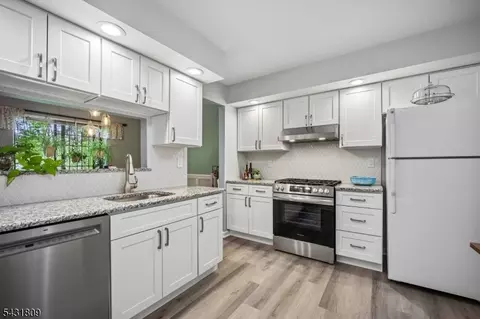 10 Sentinel Ct # H, Chatham Twp, NJ 07928