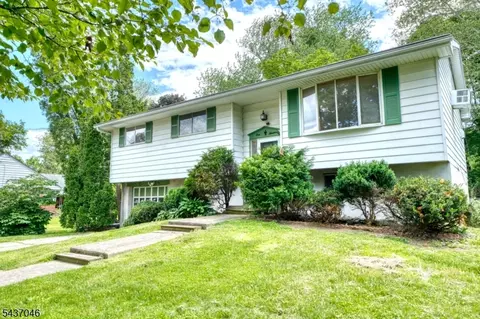 419 Knowlton St, Belvidere, NJ 07823