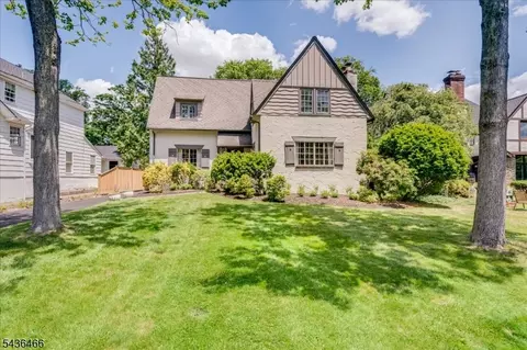30 Glenwood Dr, Short Hills, NJ 07078
