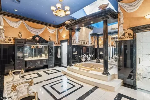 Bath - 12 E Saddle River Rd, Saddle River, NJ 07458 photo 9 of 9