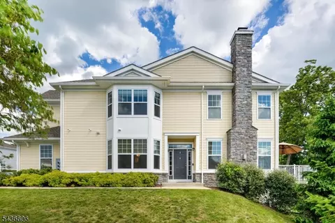 14 Lupine Ln, Hackettstown, NJ 07840