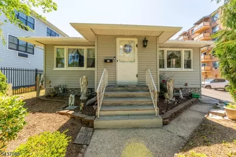 72 Clarendon Pl, Hackensack, NJ 07601