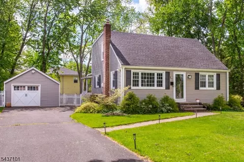 18 Columbia Ave, Berkeley Heights, NJ 07922