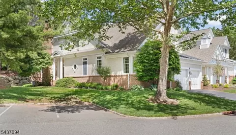 20 Polo Club Rd, Far Hills, NJ 07931