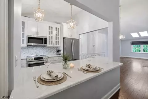 130 Smithfield Ct, Basking Ridge, NJ 07920