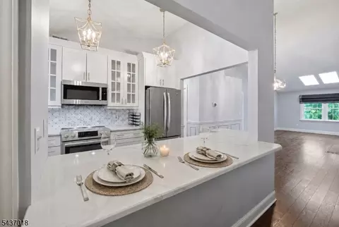 130 Smithfield Ct, Basking Ridge, NJ 07920