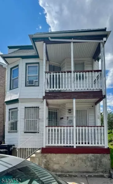 15 Hobson St, Newark, NJ 07112