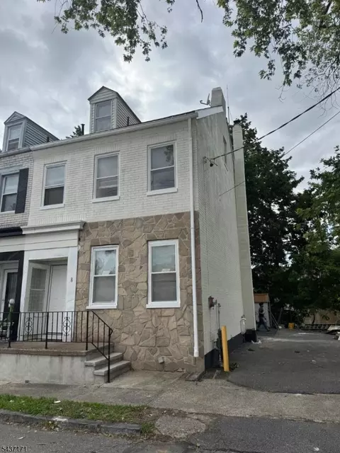 8 Hanover St, Phillipsburg, NJ 08865