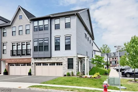 32 Melody Ln, Upper Saddle River, NJ 07458