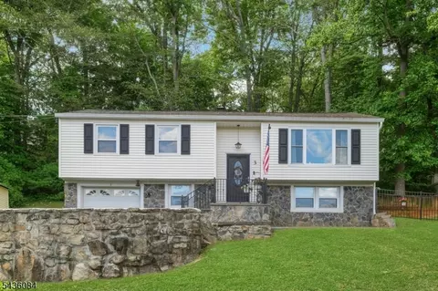 3 S Hillside Dr, Budd Lake, NJ 07828