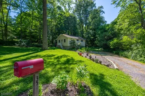35 Windy Bush Ln, Sparta, NJ 07871