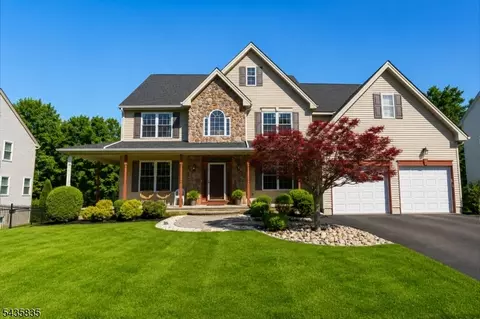 30 Rue Chagall, Somerset, NJ 08873