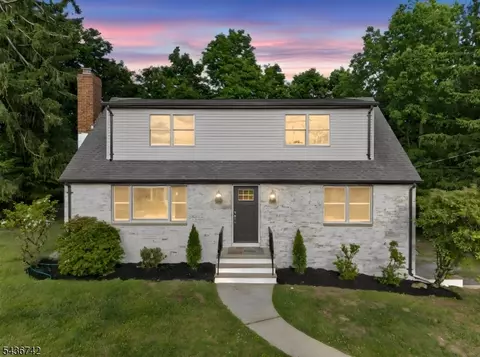 11 Franklin St, Mahwah, NJ 07430