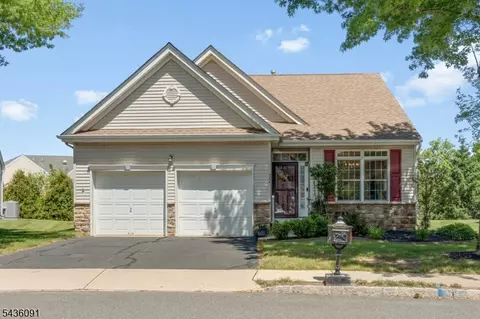 32 Benjamin St, Franklin Twp, NJ 08873
