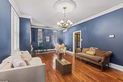126 E Union St, Burlington, NJ 08016