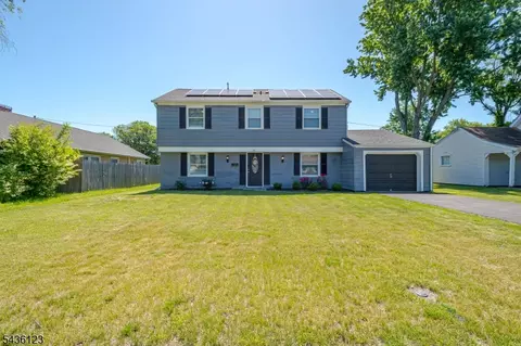60 Midvale Ln, Willingboro, NJ 08046