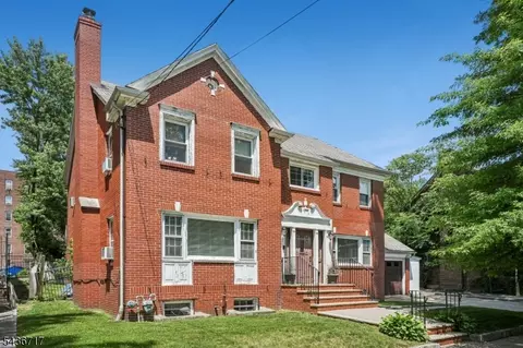 13-17 Van Velsor Pl, Newark, NJ 07112