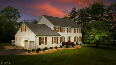 77 Ridgeview Dr, Belle Mead, NJ 08502